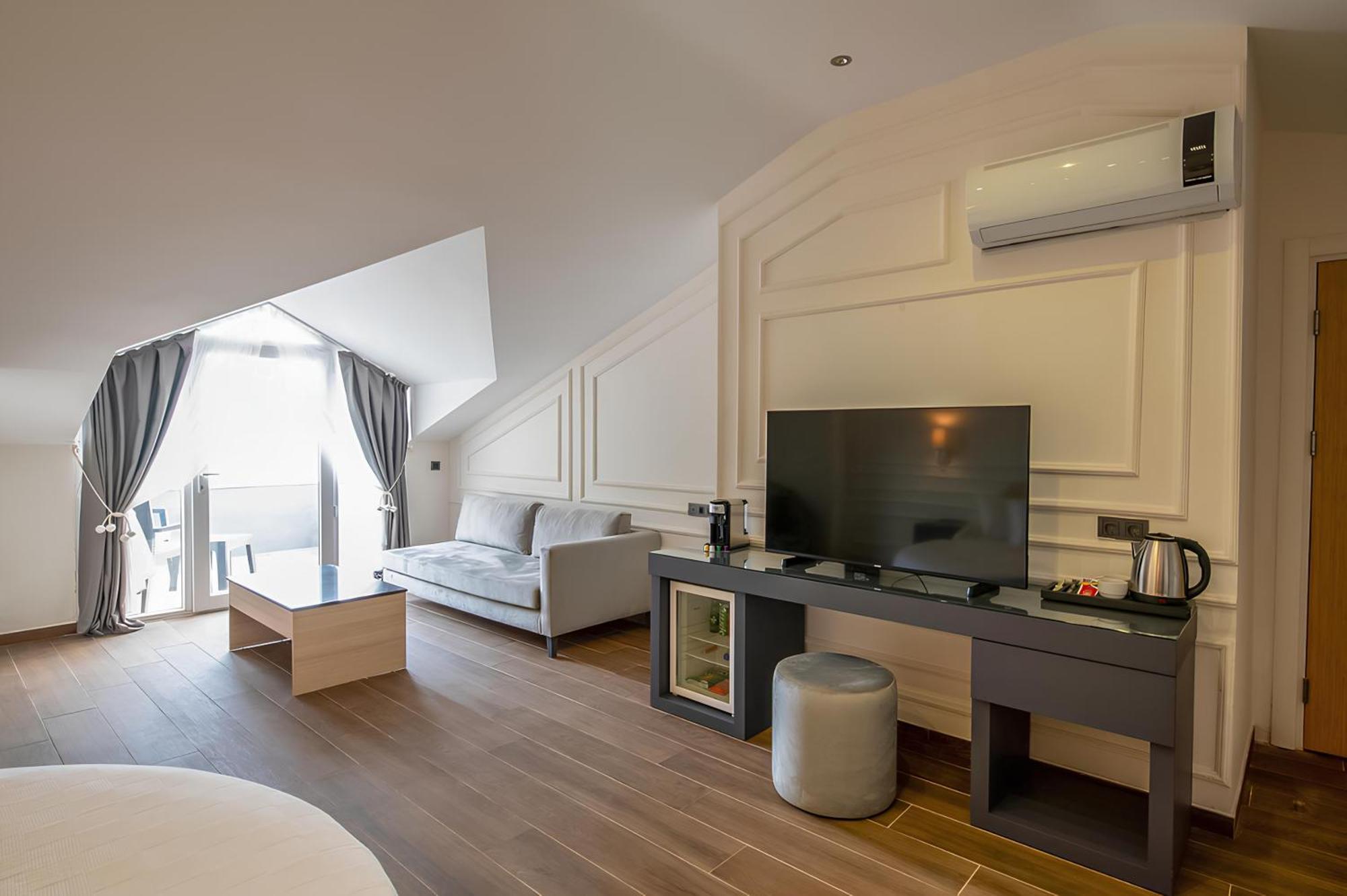 Ramada By Wyndham Fethiye Oludeniz Adult Only Hotel Exterior photo