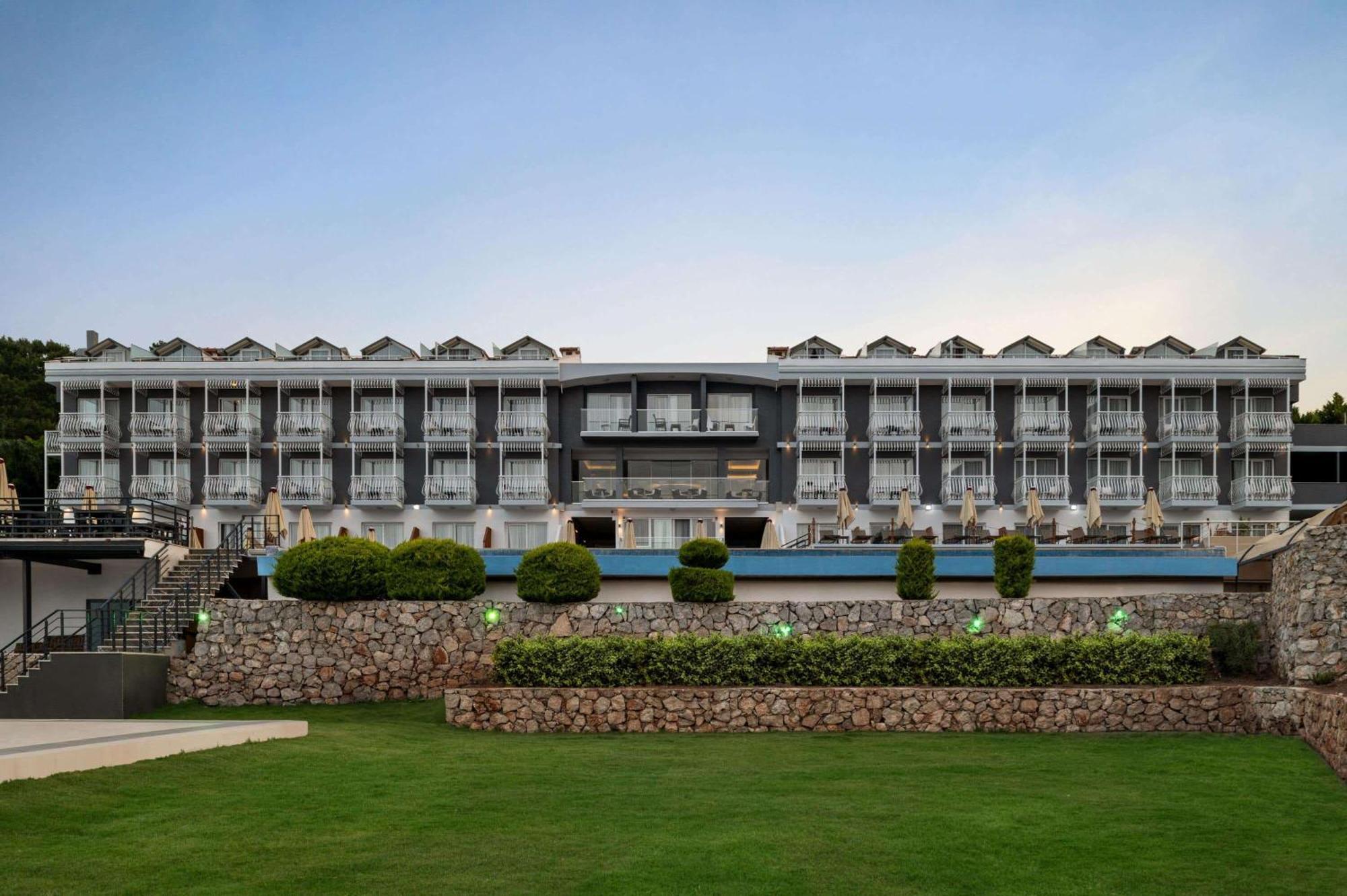Ramada By Wyndham Fethiye Oludeniz Adult Only Hotel Exterior photo